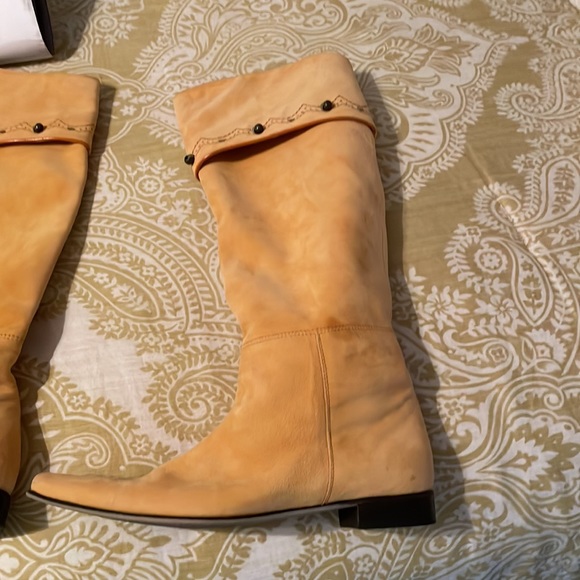 Lario Pull On Boots, Designer Made in Italy, Yellow Suede, US Size 5, brand new - Picture 3 of 6